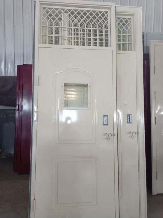 兴庆学校教室门 兴庆学校教室门