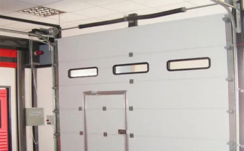 兴庆工业提升门的安装方法