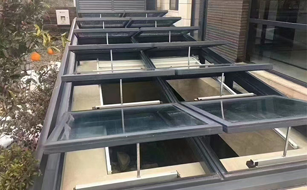 某轨道交通车辆维修车间兴庆排烟窗应用