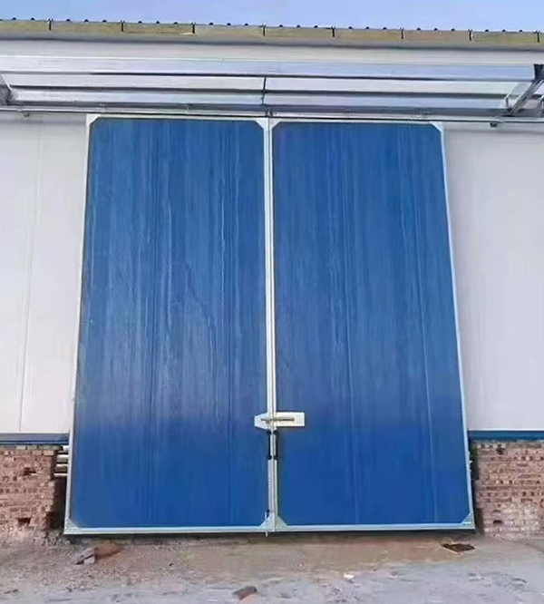 兴庆工业门在大型仓储物流通道中的应用实例