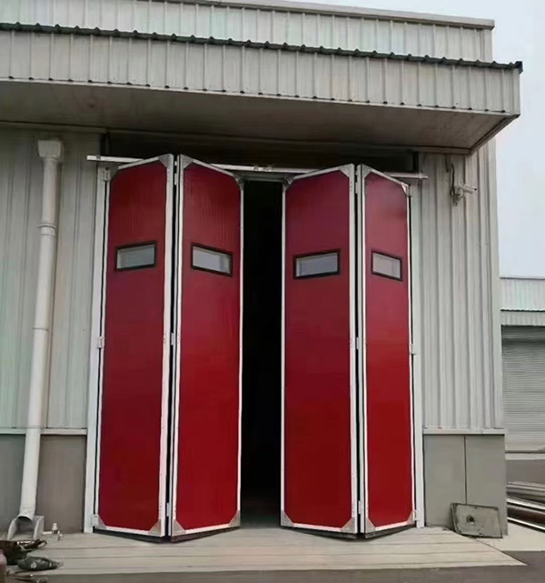 兴庆工业折叠门在大型装配车间出入口的应用实例